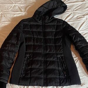 Nautica M/L water resistant quilted puff jacket. Removable hood.